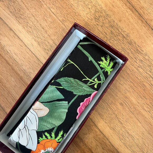 Gucci Printed Silk Twill Ribbon Scarf - Picture 5 of 8